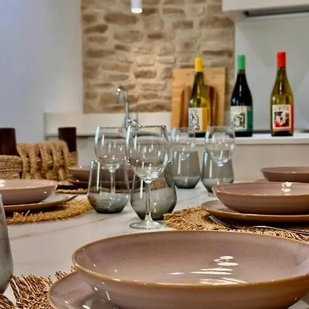 Maison Henriette - Au Pres De La Cite Medievale Apartment